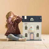 Classic World - Vintage Doll House
